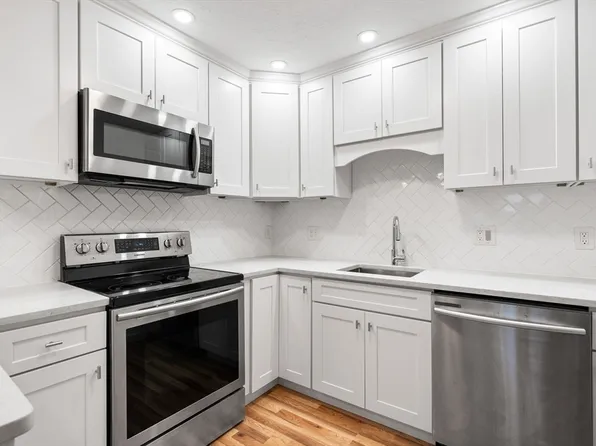 166 Quincy Shore Dr Unit 108, Quincy, MA 02171