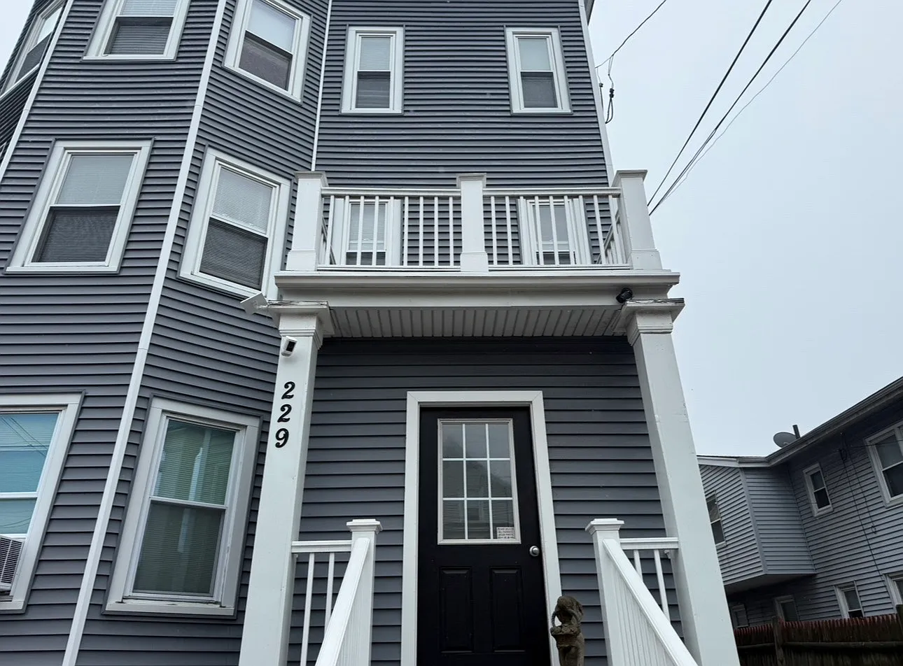 3 bed, 1200 sqft, $2,875 — Photo 1