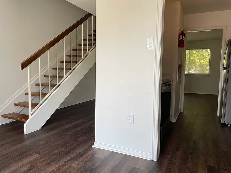 872 Arlington Ave #12 — Photo 7