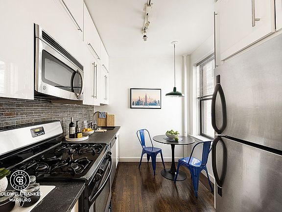 4th image of 253 W 16th St APT 2D