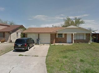 5715 NW Cedarwood Dr, Lawton, OK 73505