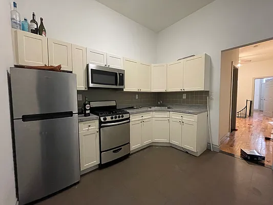 Rented by CCM Property Management LLC | media 6