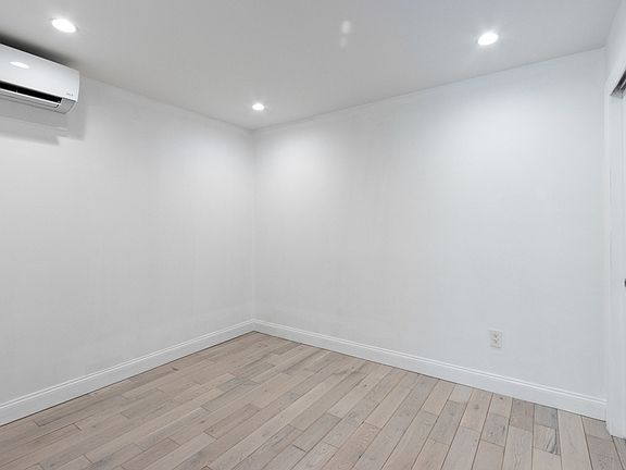 4th image of 534 E 6th St APT 6A