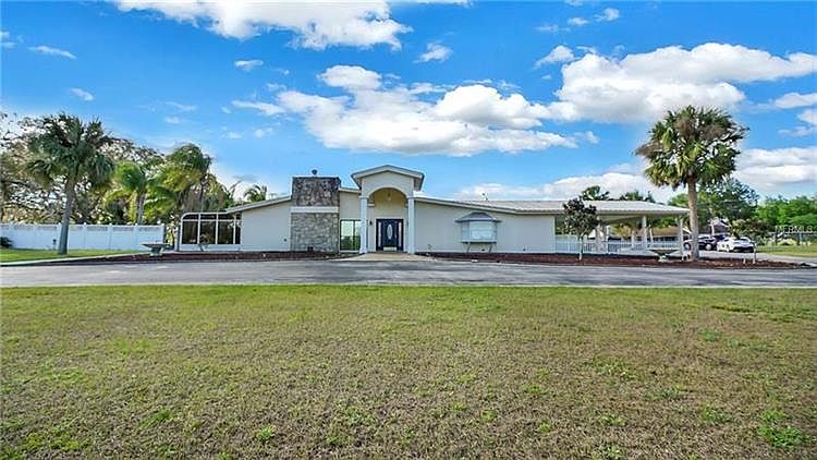 1st image of 22716 Sorrento Ave