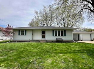 211 N Knox St, Abingdon, IL 61410