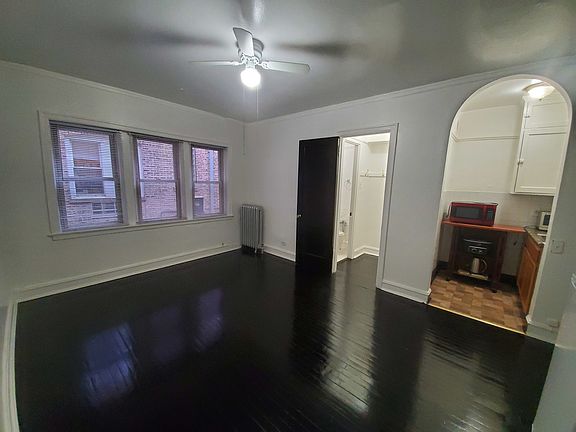 2nd image of 834 W Fullerton Ave APT 5