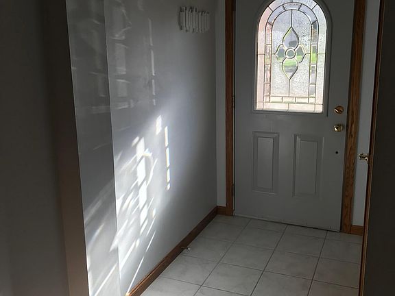 3rd image of 127 Hillvue Dr
