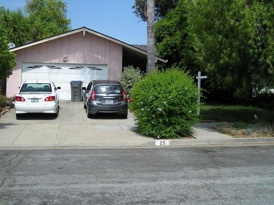 1st image of 25 Gosford Ct