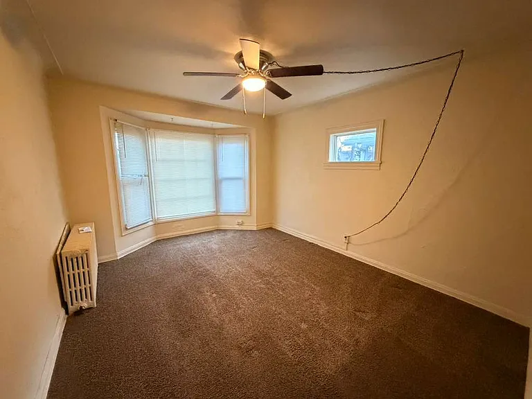319 White St — Photo 11