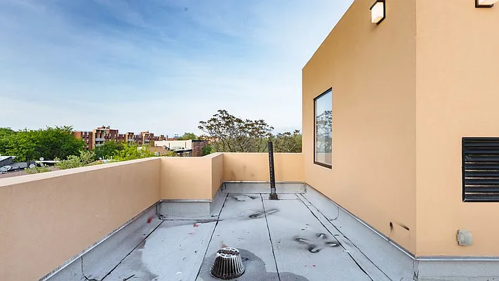 Rented by Nooklyn NYC LLC | media 13