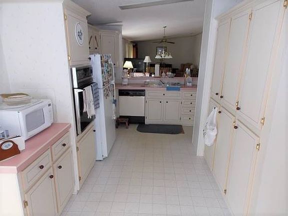 2nd image of 1732 Conifer Ave