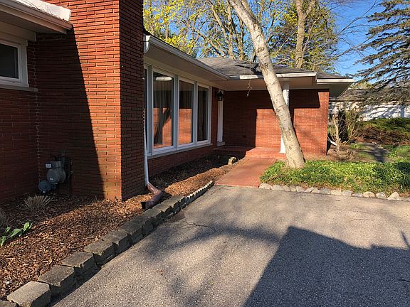 3rd image of 24605 N Cromwell Dr