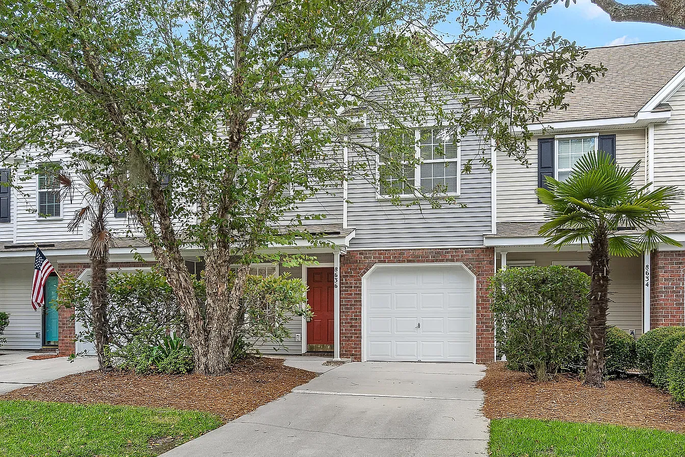 2 bed, 2.5 bath, 1603 sqft, $2,300 — Photo 1