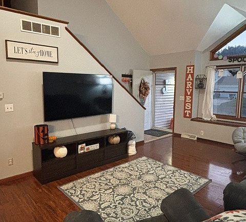 4th image of 711 Marsha Ln