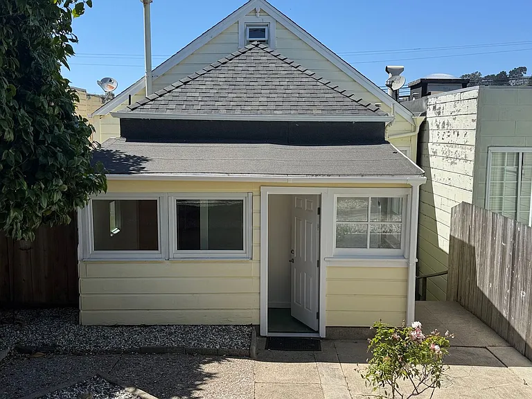 875 Huron Ave — Photo 30
