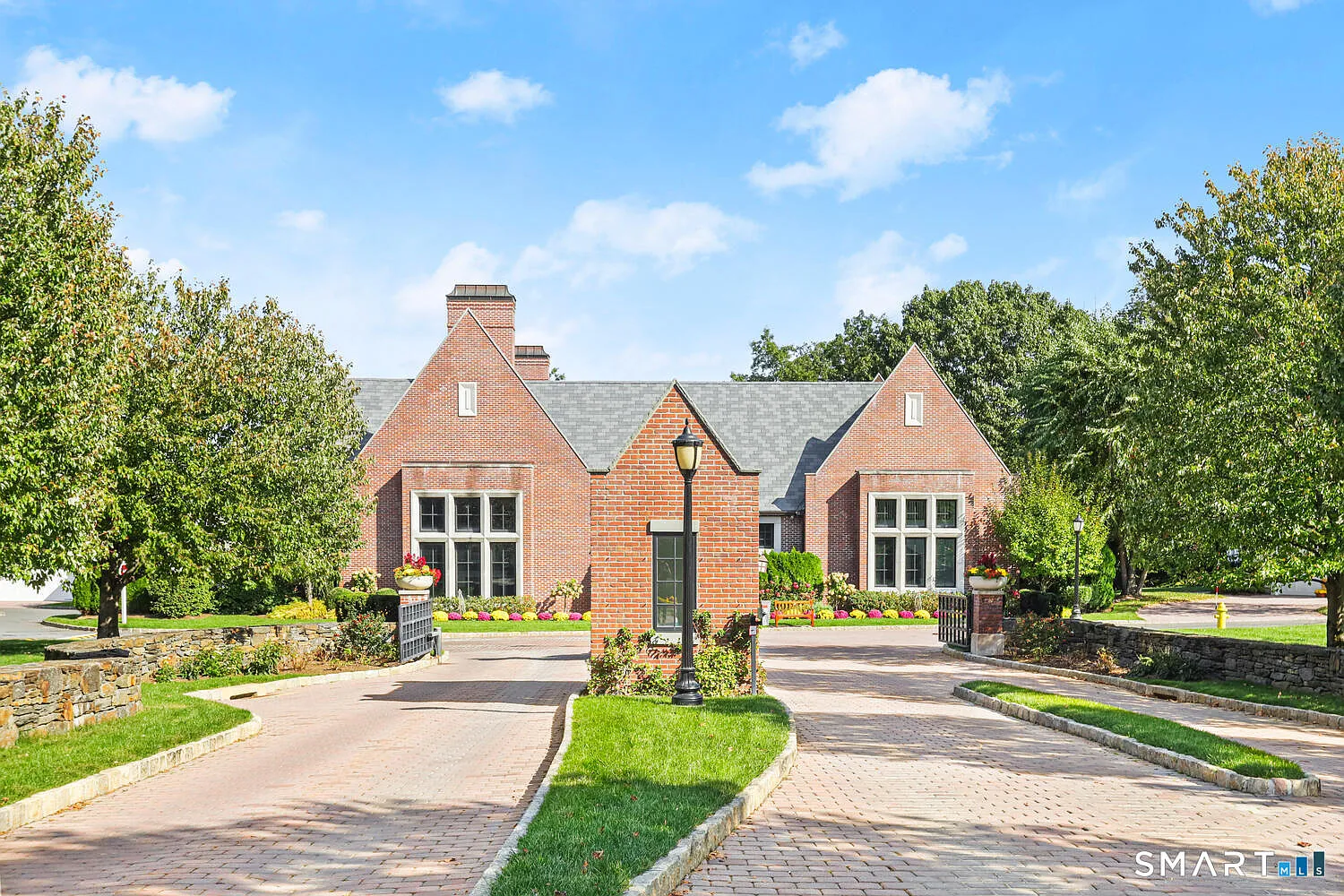 77 Havemeyer Lane #301 photo 1