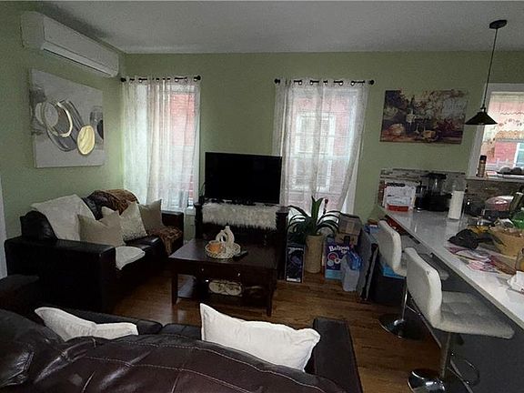 4th image of 380 Rockaway Pkwy