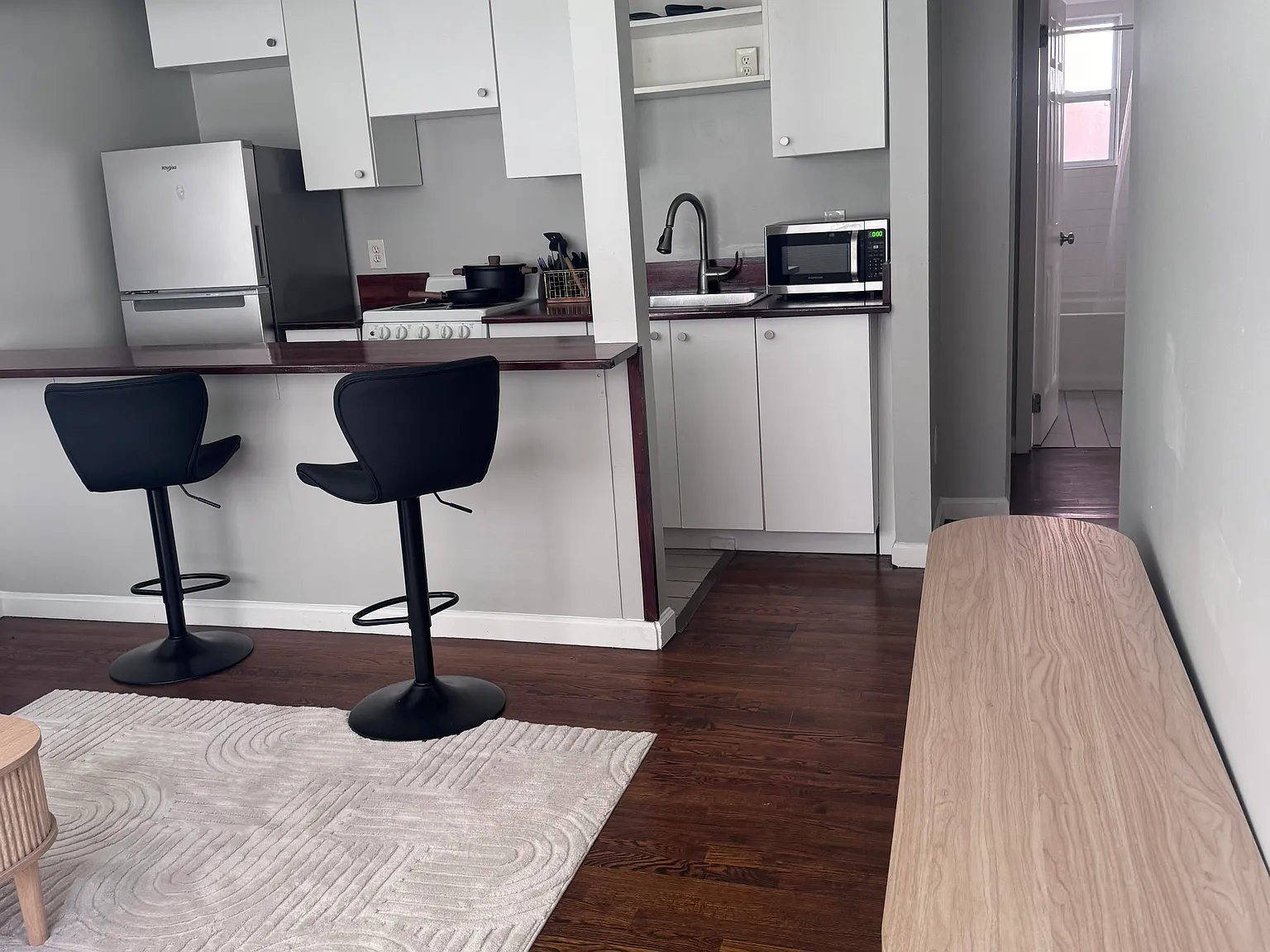 2116 Kemper Ln — Photo 2