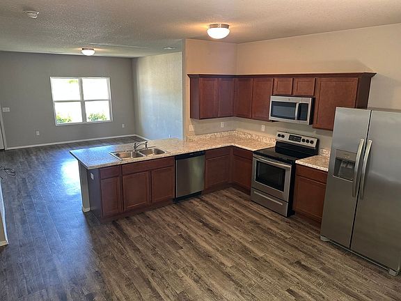 5th image of 5110 W Claxton Cir