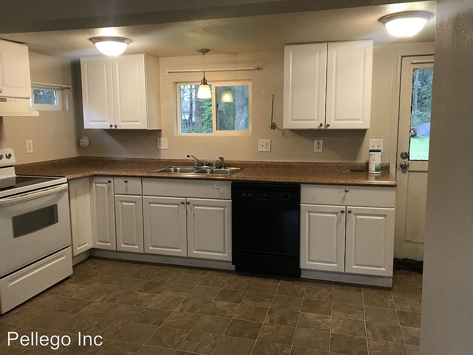 1st image of 15527 Grant Ave SW
