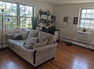 100 N Roberts Rd APT B, Bryn Mawr, PA 19010