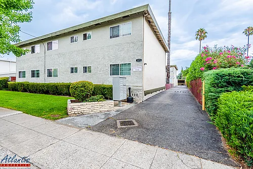 1273 Pedro St Photo 1