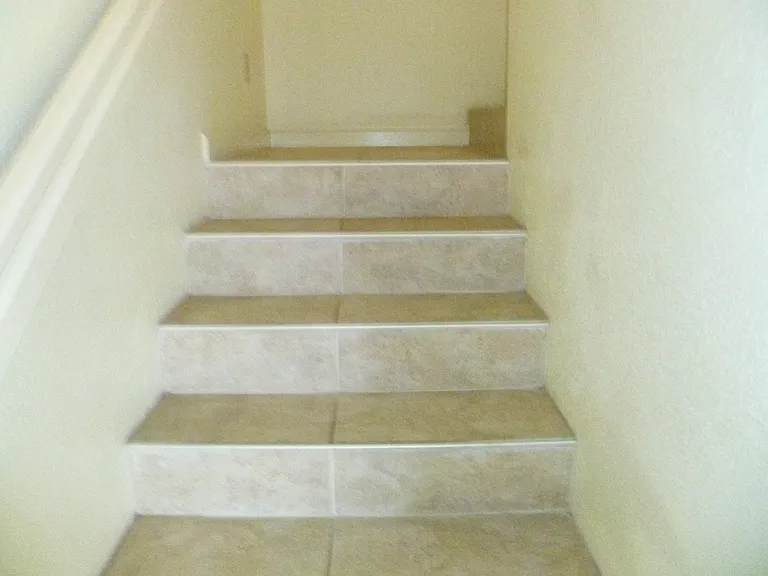 285 S Poplar Ave #B — Photo 9