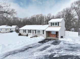 92 Ludlow Rd, Chicopee, MA 01020