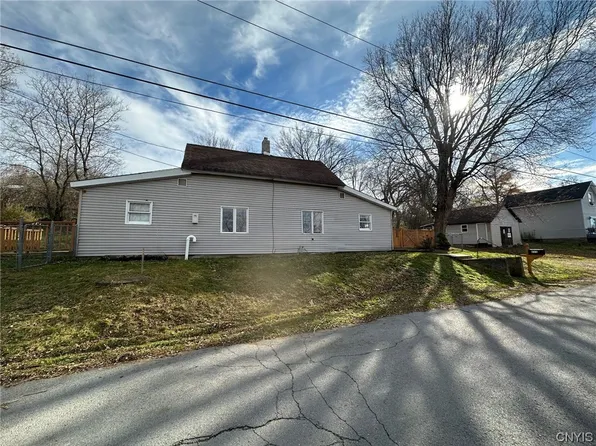 111 Pleasant St, Theresa, NY 13691