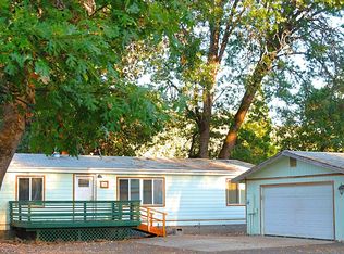 360 Flower St, Shady Cove, OR 97539