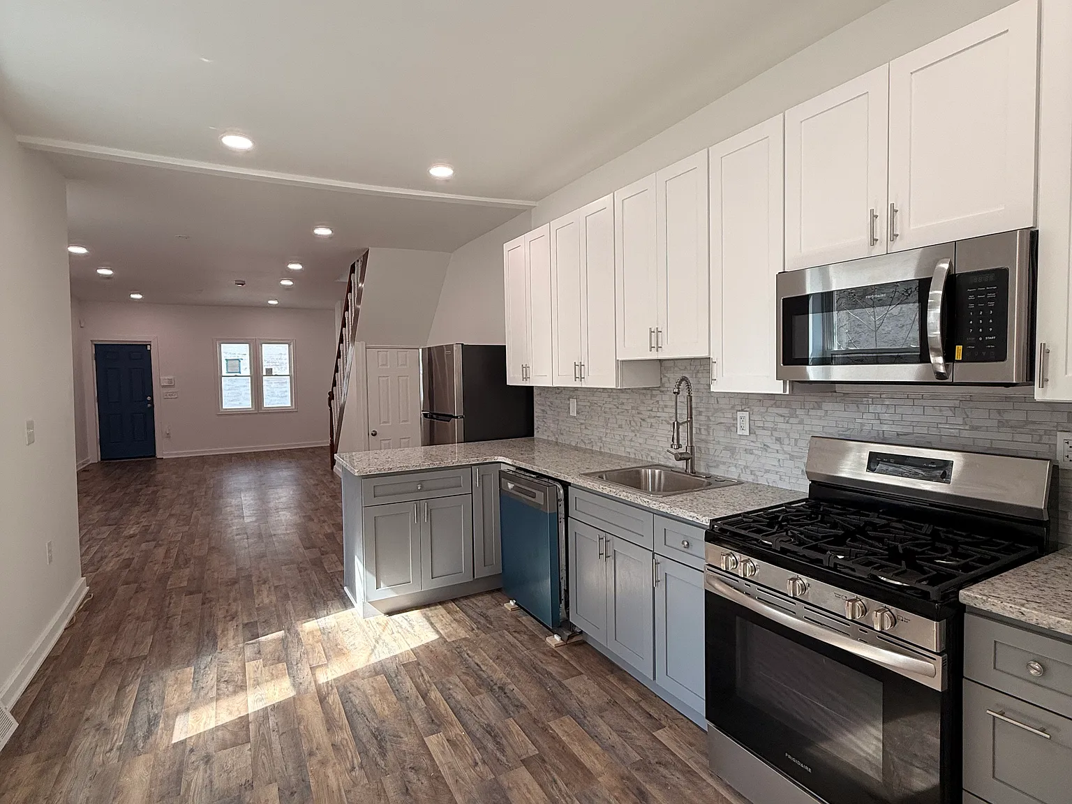 3 bed, 1.5 bath, 1226 sqft, $1,600 — Photo 4