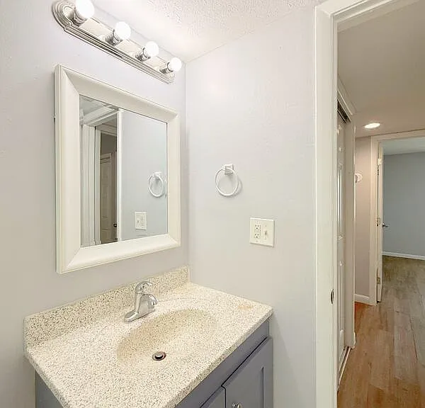 11705 North Dr #B — Photo 30