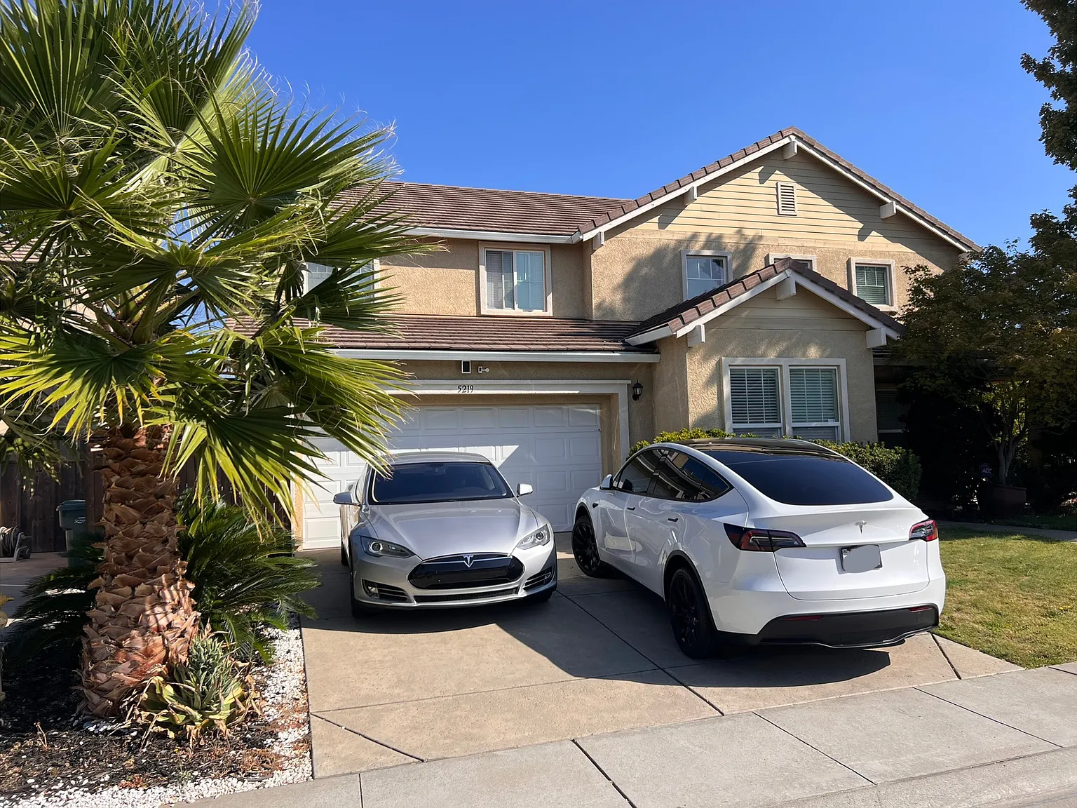 4 bed, 3.5 bath, 2984 sqft, $4,000 — Photo 1