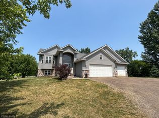 8121 211th Ave NW, Nowthen, MN 55330