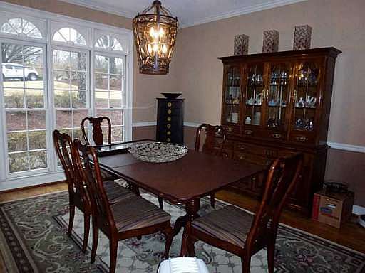 4th image of 1601 Amberwood Ct