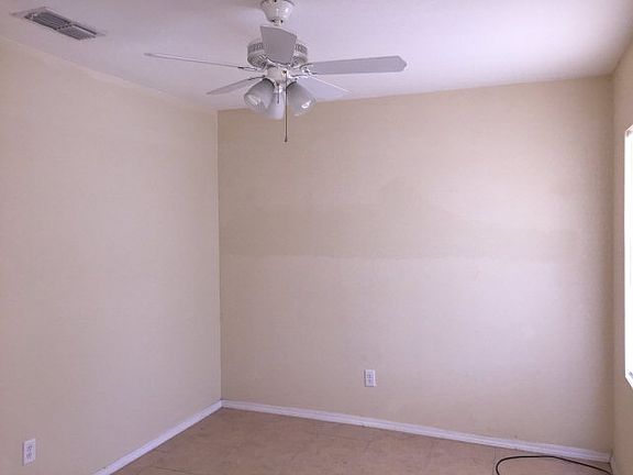 3rd image of 1102 Honeysuckle Ave
