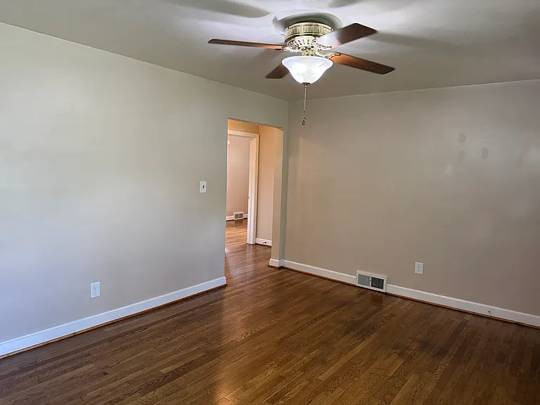 7 Robinwood Ave — Photo 10