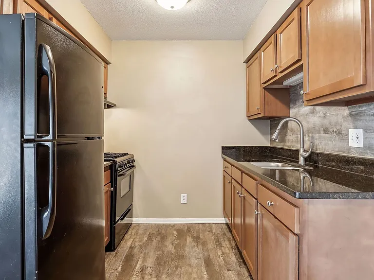 207 Maple Street — Photo 2