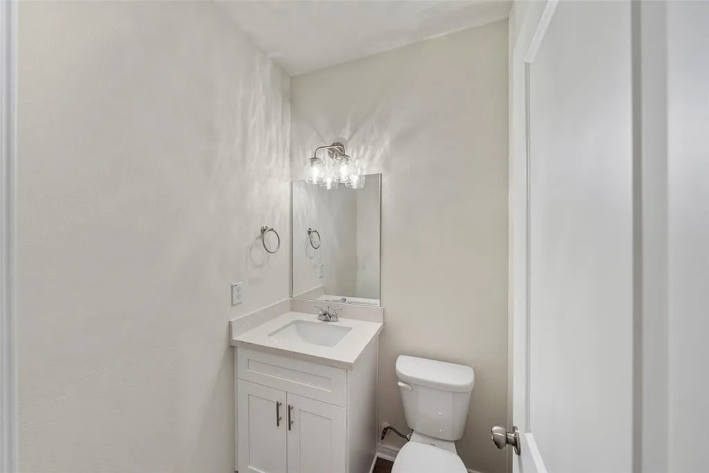 Image showcases finishes and condition. Floor plan may vary. - 714 W Dallas St