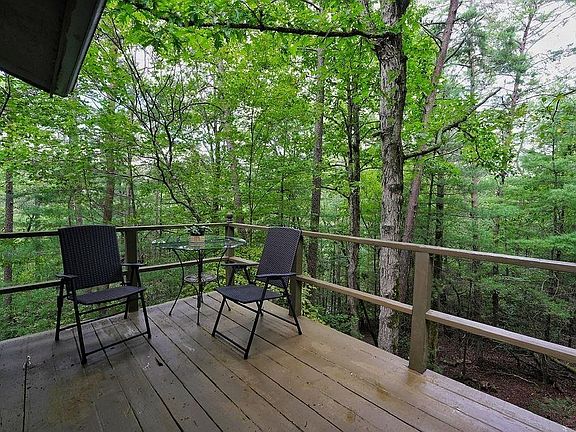 5th image of 114 Blackberry Falls Ct