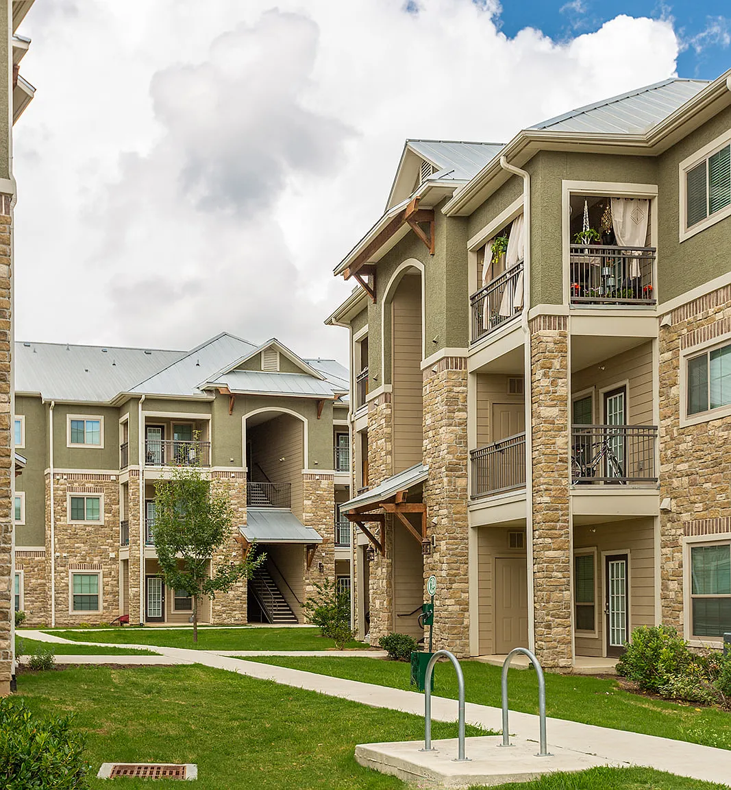 Freedom Hills Ranch Apartments — Photo 1