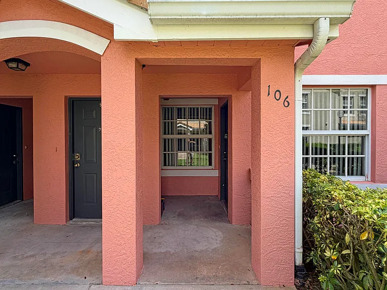 138 SW Peacock Blvd #20-106 — Photo 3