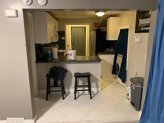 3rd image of 1 Glencoe Ln
