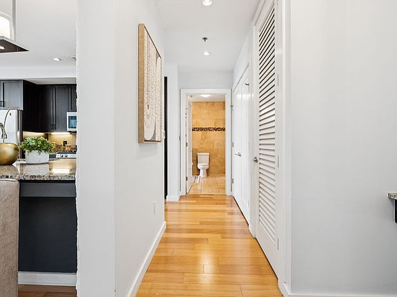 5th image of 900 20th Ave S APT 703