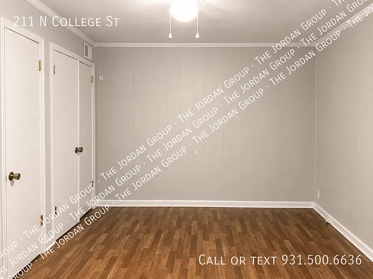 211 N College St — Photo 9