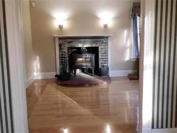 2nd image of 34 Chippewa St