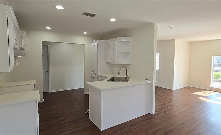 2415 Heather Ave — Photo 11
