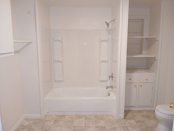 5th image of 206 Chance St