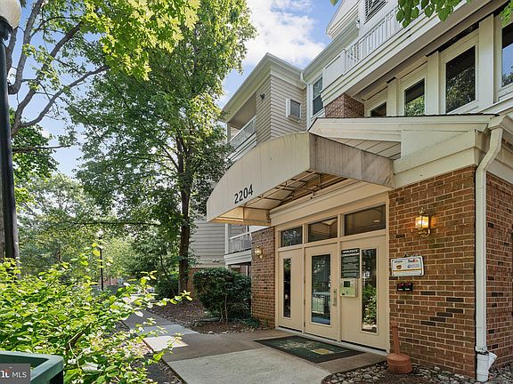 2nd image of 2204 Westcourt Ln APT 209