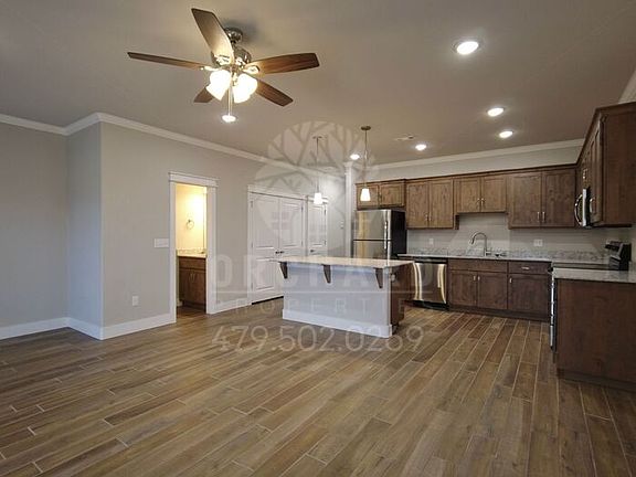 3rd image of 3010 N Conway Dr